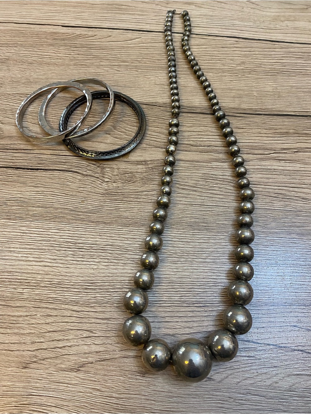 Elegant Metallic Gray Graduated Bead Necklace - Unbranded